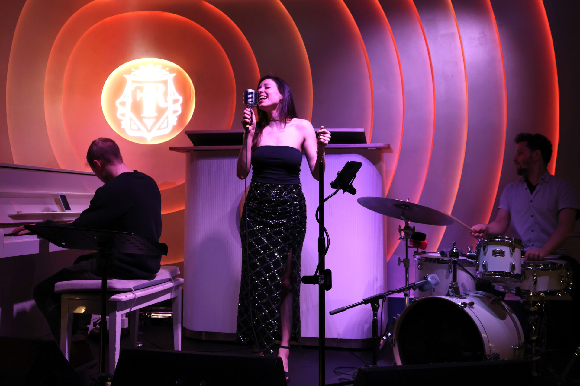 Live Music 6:00 pm - 9:00 pm